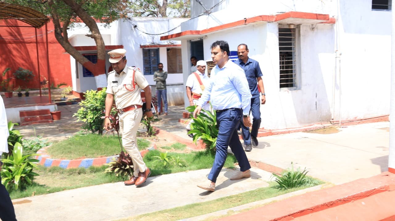  ఆరోగ్యమే ప్రధానం    జిల్లా కలెక్టర్ సందీప్ కుమార్ ఝా 